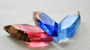 レジンのベタつき解消！硬化後に表面がベタつく原因と簡単な対処法を解説